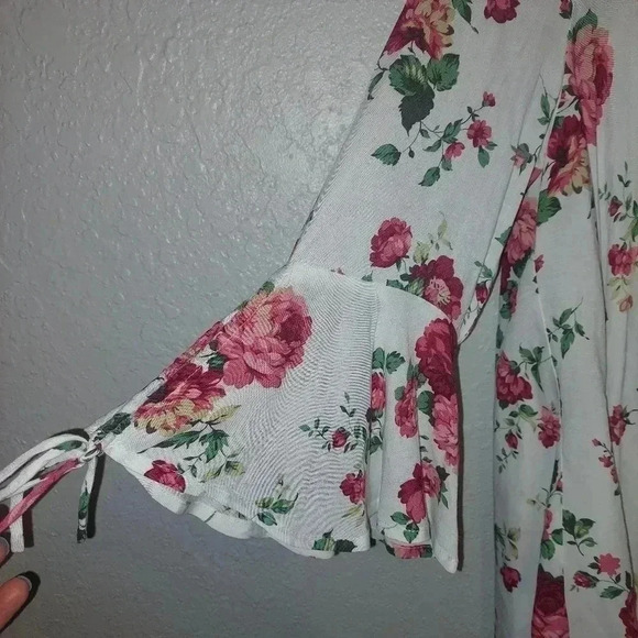 Enro Floral Boho cute back detail Top S - Picture 5 of 7